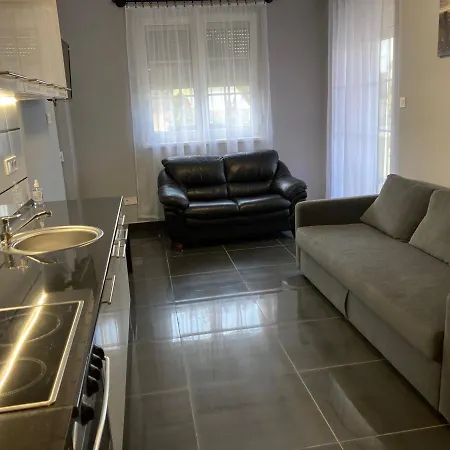 Eva Apartmanhaz 아파트 발라톤엘