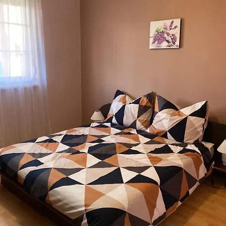 Eva Apartmanhaz * 발라톤엘