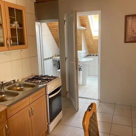 Eva Apartmanhaz 발라톤엘