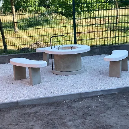 Eva Apartmanhaz *