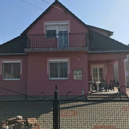 éva Balatonlelle