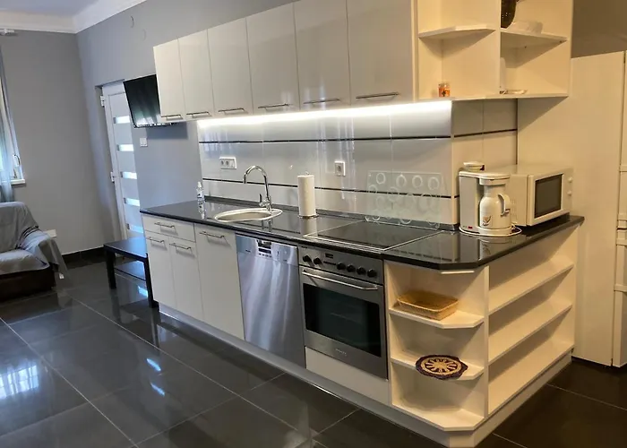 Eva Apartmanhaz * Balatonlelle