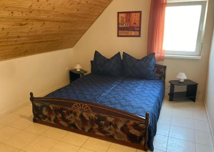 Eva Apartmanhaz *