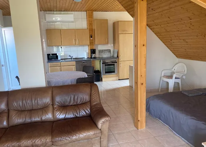 Eva Apartmanhaz *