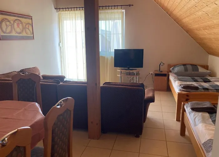 Eva Apartmanhaz * Balatonlelle